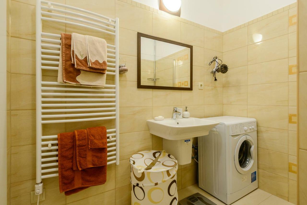 Pearl City Apartment